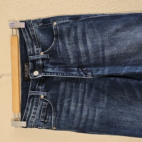 Judy Blue Straight Leg Jeans. - Picture 2 of 11